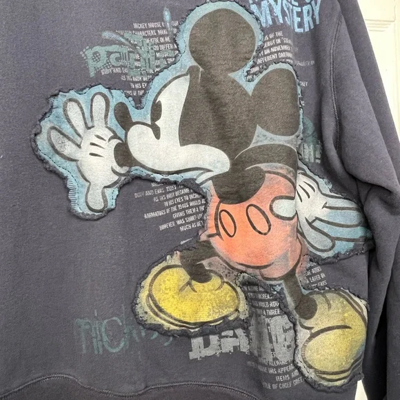 Disney Mickey Mouse crew sweatshirt appliqué navy large Mens "Mouse of Mystery" - Picture 4 of 5